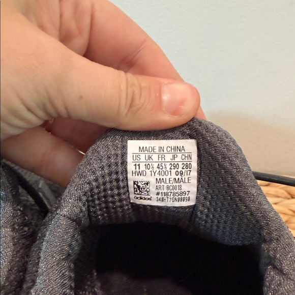 Adidas black tennis shoes - Picture 5 of 6